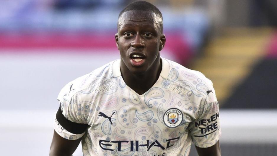 Προσπαθεί να πουλήσει το υπερπολυτελές σπίτι του thumb