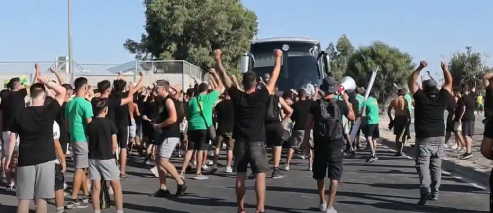 Αθέατες στιγμές από το ΑΕΚ-Μίντιλαντ (vid) thumb