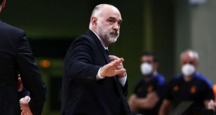 Επίθεση αγάπης: Τον έντυσαν ήδη με τριφύλλι! thumb