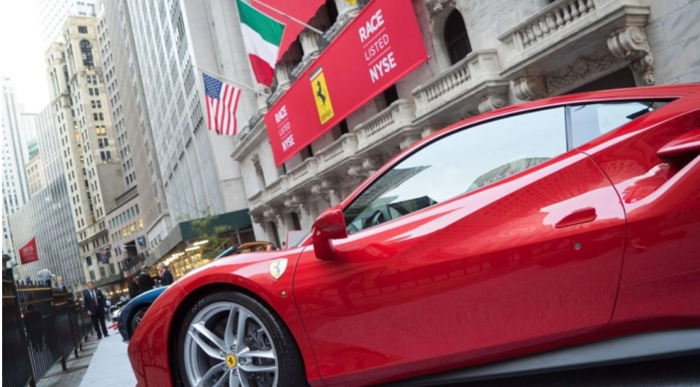 Ferrari: Εκτοξεύεται η μετοχή της μετά την ανακοίνωση για Χάμιλτον thumb