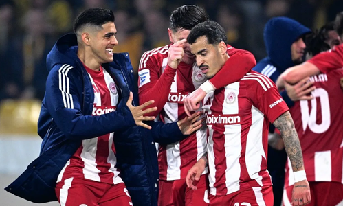 ΑΕΚ – Ολυμπιακός 0-1: Διπλό τίτλου για τους Πειραιώτες με Τσικίνιο στο 90′ thumb