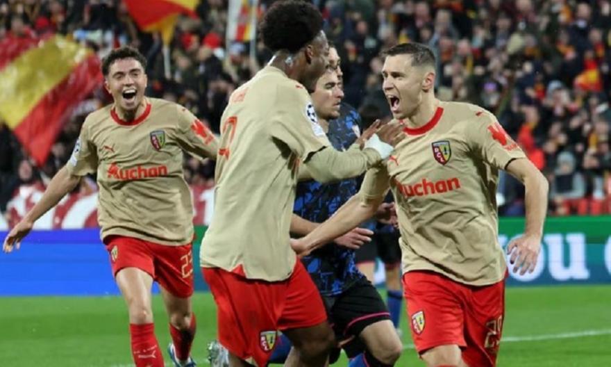 Έστειλε... σπίτι της την Σεβίλλη και έφυγε για Europa League η Λανς! thumb