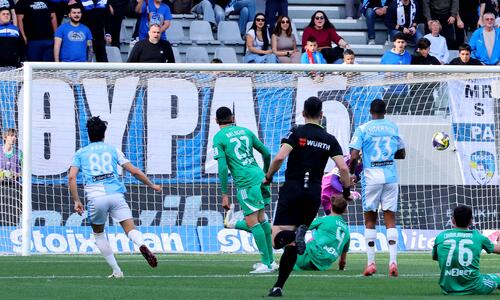 Στιγμιότυπα: Το ισόπαλο 1-1 ανάμεσα σε Άρη και Πάφο στη Λεμεσό thumb