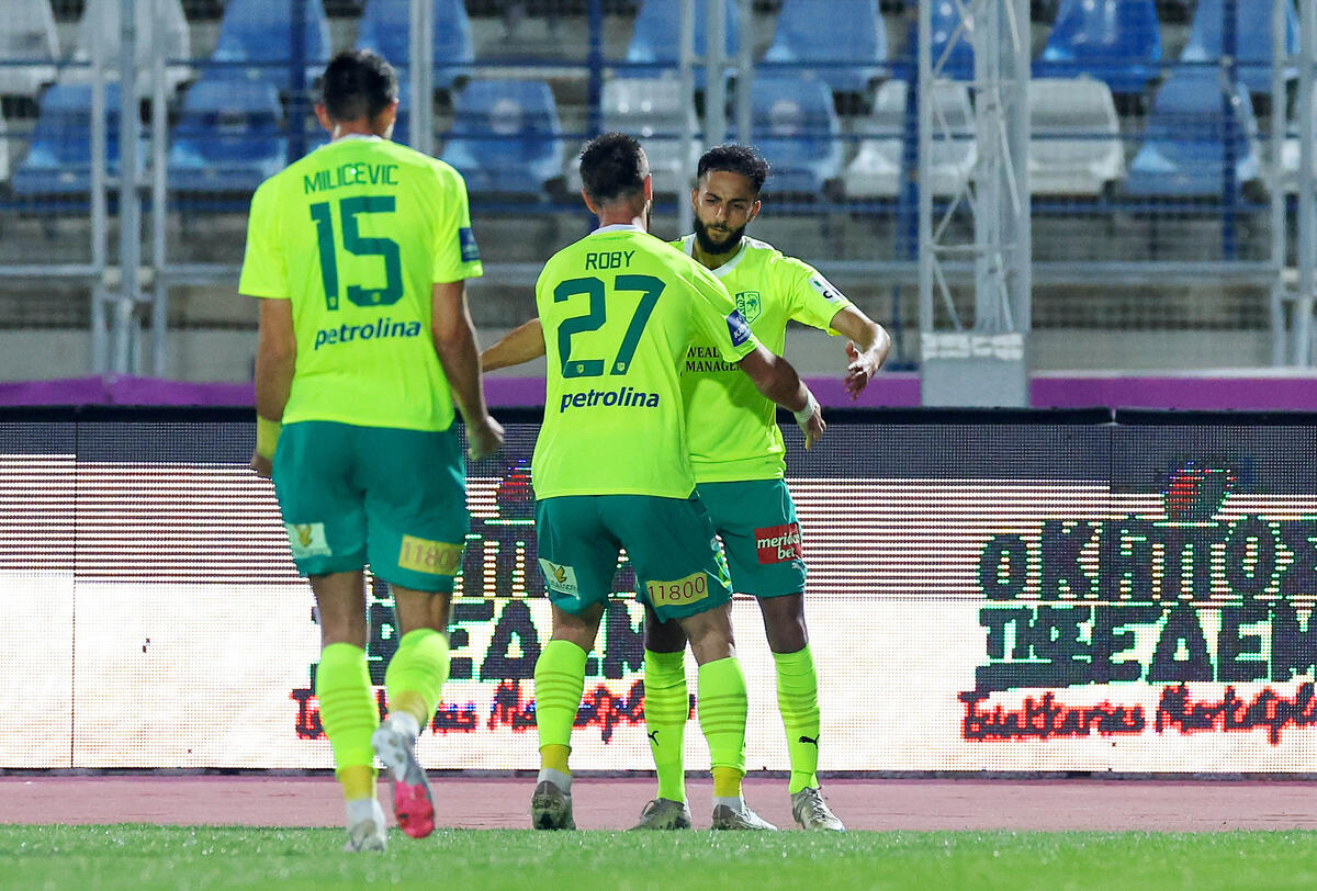 Πάφος FC - ΑΕΚ 0-1: Με οδηγό τον Φαράζ... πλησίασε κορυφή!  thumb