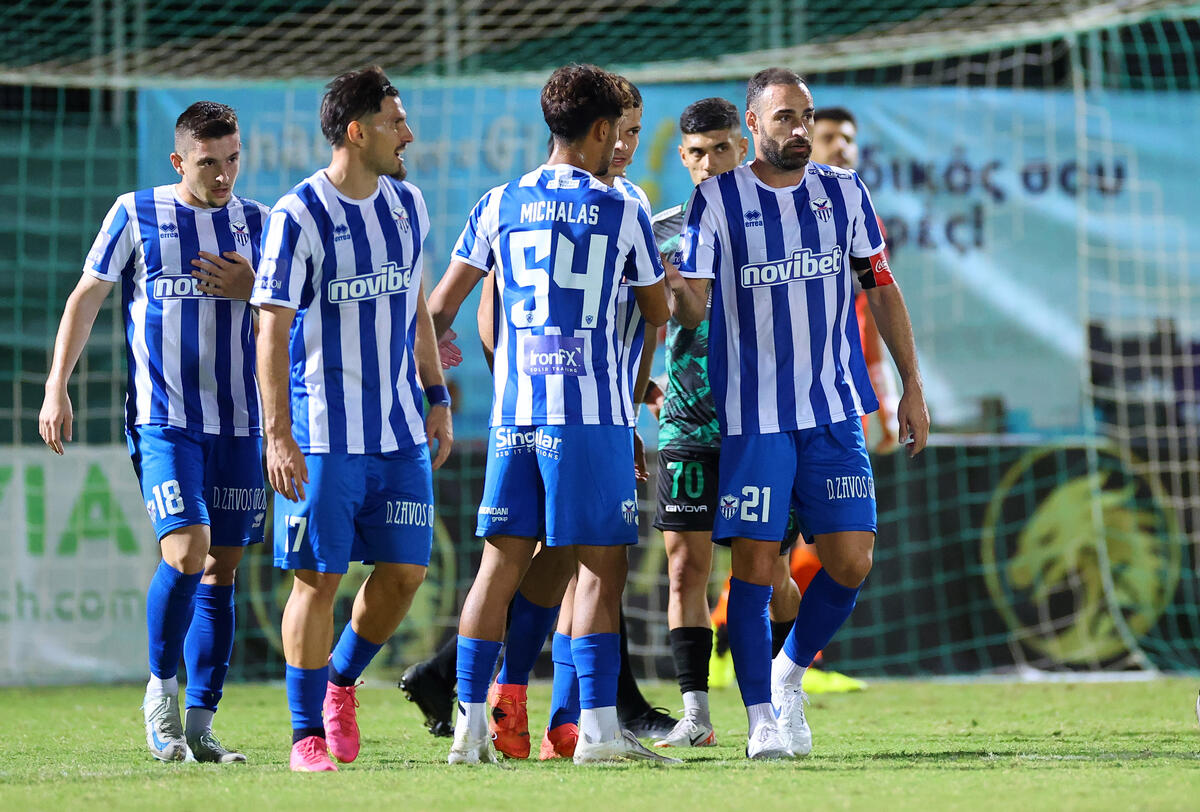 Προσπαθώντας να «τραβήξει» το ρόστερ thumb