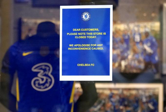 Πρωτοφανείς εικόνες και αντιδράσεις στο «Στάμφορντ Μπριτζ»! (vids, pics) thumb