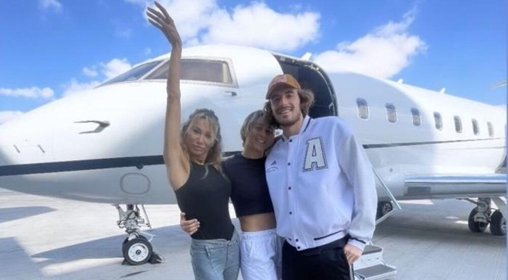 Στην Ντόχα με την Μπαδόσα ο Τσιτσιπάς (pics) thumb