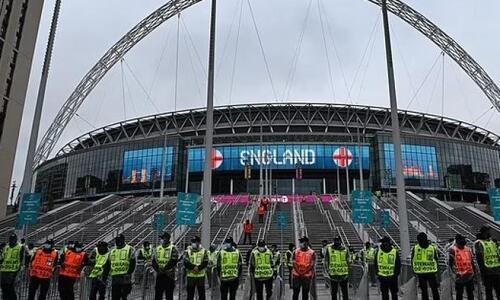 Αυξάνονται οι stewards στον τελικό μετά τους «τζαμπατζήδες» του ημιτελικού thumb