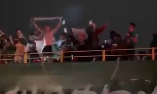 Βίντεο ST: Το ανοικτό λεωφορείο της Ομόνοιας thumb