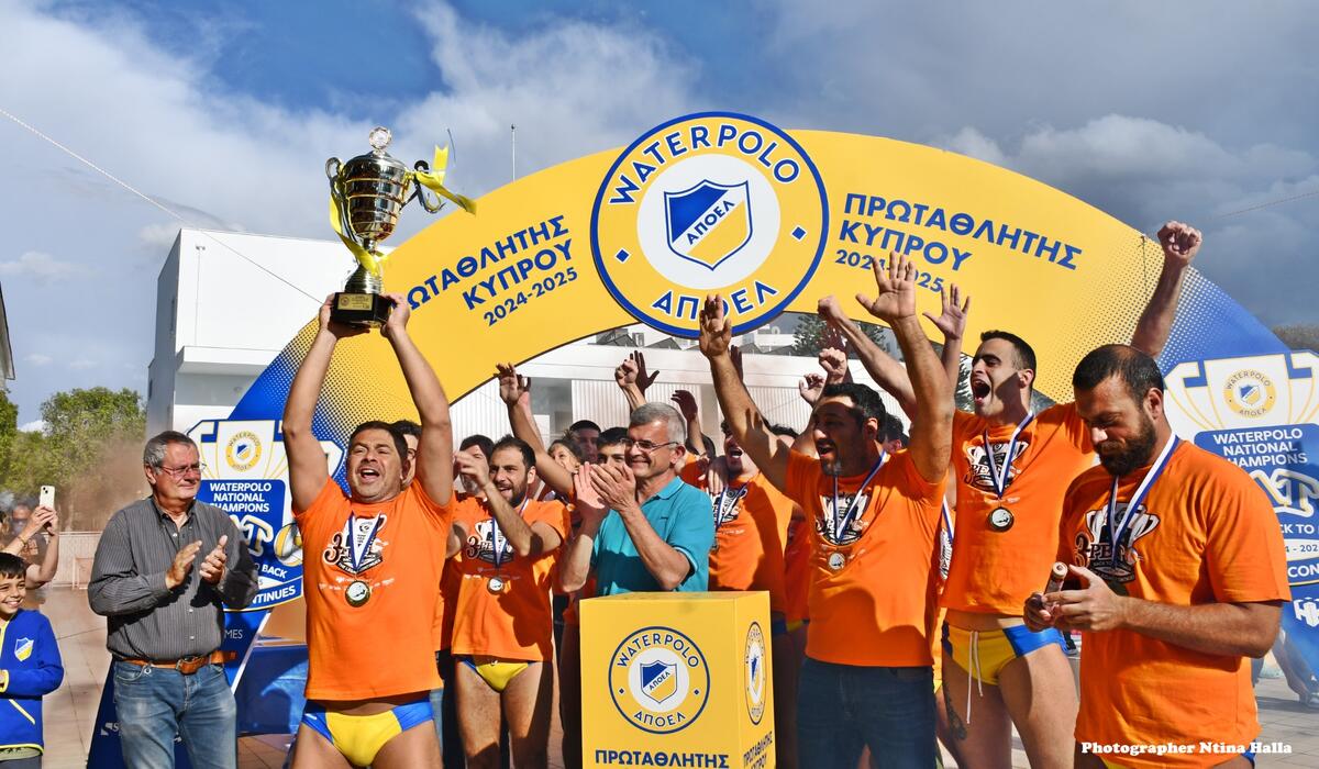 Ο ΑΠΟΕΛ γιόρτασε τα επινίκια thumb