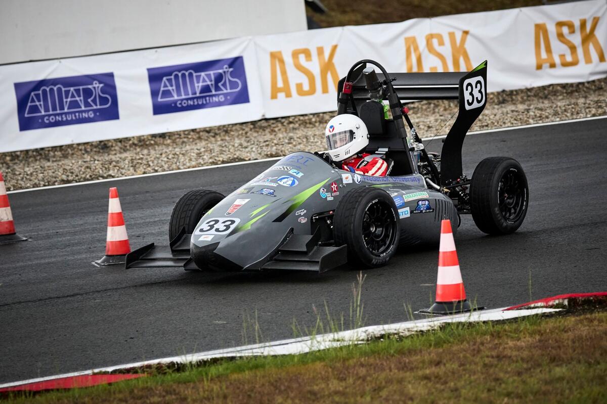 Θρίαμβος για τη FUF Racing Team του Πανεπιστημίου Frederick  στον διεθνή διαγωνισμό Formula SAE Student thumb