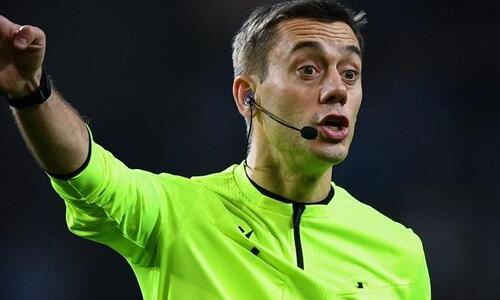 Ο Κλεμέν Τουρπέν σφυρίζει τον τελικό του Champions League! thumb