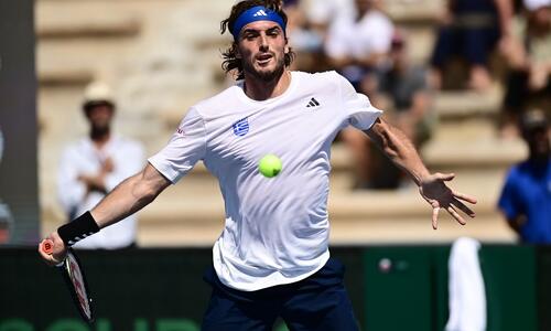 Davis Cup: Εγκατέλειψε ο Κλέιν, πήρε το παιχνίδι ο Τσιτσιπάς thumb