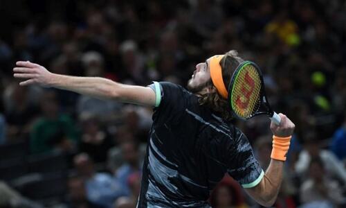 Ανησυχία για τον Τσιτσιπά ενόψει ATP Finals thumb
