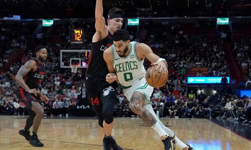 NBA: Σαρωτικοί στο Μαϊάμι οι Σέλτικς, συντριβή για Νάγκετς thumb