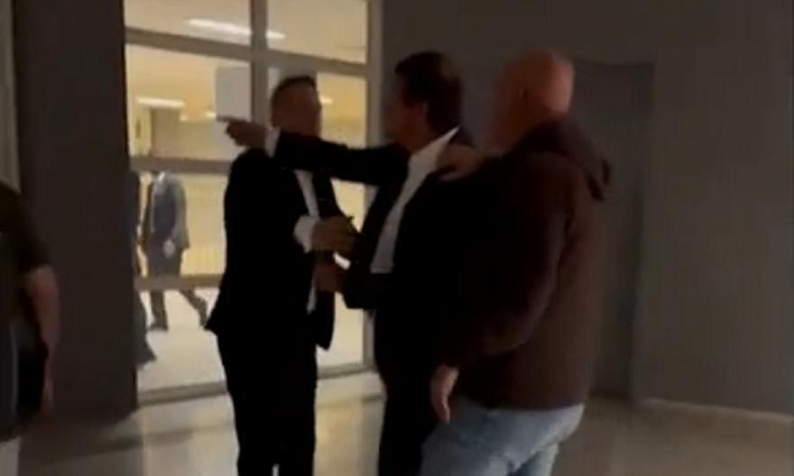 Έξαλλος ο Αταμάν με Ισραηλινό: «Ποιος είναι αυτός; Τι κάνεις στα αποδυτήριά μας;» thumb