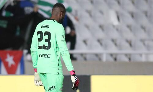 Ήταν στραβό το κλήμα, το ‘φαγε και ο… Ουζόχο! thumb