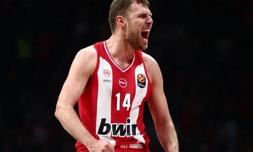 Euroleague: Παράσταση Βεζένκοβ και τρίτη σερί νίκη thumb
