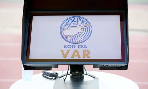 Απευθείας κόκκινη και στον Παλάσιος μετά το VAR   thumb