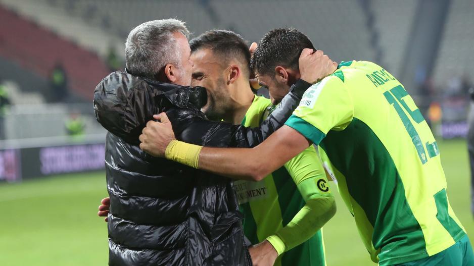 Αποθέωση από Ρόκα στα Ελληνικά! (pic) thumb