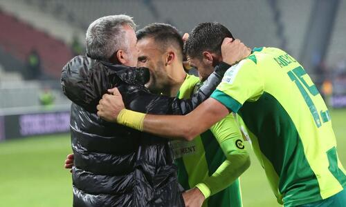 Αποθέωση από Ρόκα στα Ελληνικά! (pic) thumb