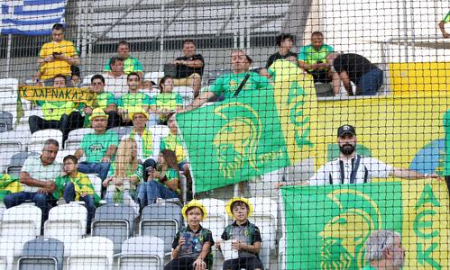 Χρώμα στις κερκίδες από τους φίλους της ΑΕΚ (pics) thumb