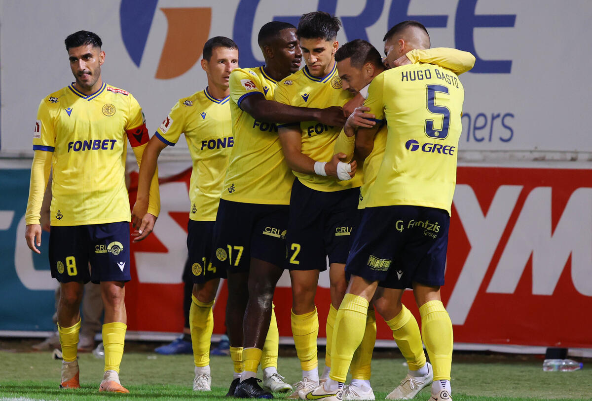 ΑΕΖ-ΑΕΛ 1-4: Με ασταμάτητο Μακρή, κόλλησε δεύτερη σερί! thumb