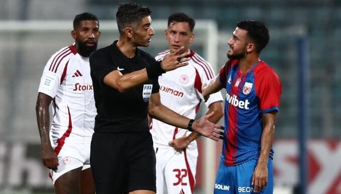 Δύο κάρτες σε 80'' και αποβολή-εξπρές για τον Βιγιαφάνες! thumb
