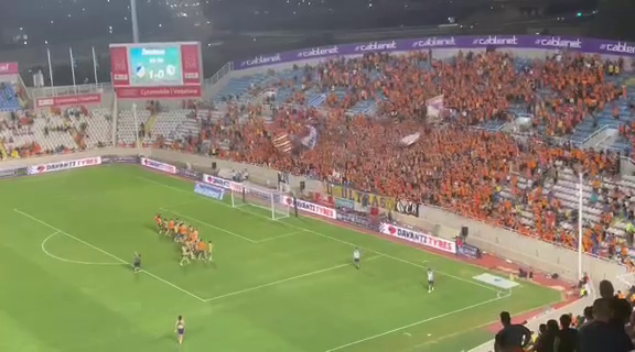 Η αποθέωση στο τέλος (video) thumb