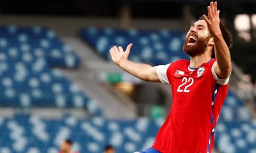 Η Χιλή κάλυψε το λογότυπο της Nike με τη σημαία της thumb