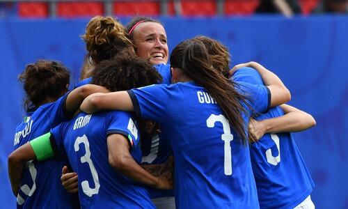 FIFPRO: Τα εμπόδια για την πρόοδο του γυναικείου ποδοσφαίρου thumb