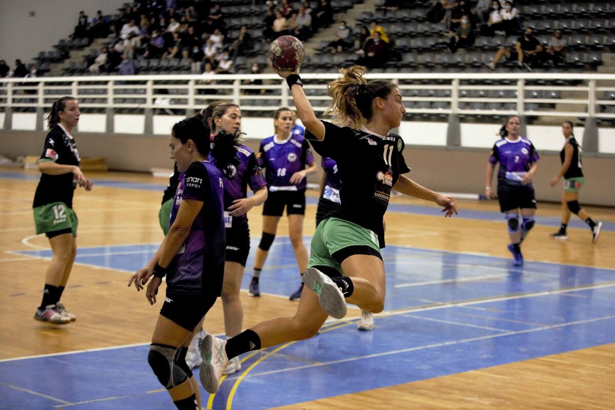 Συναρπαστικοί αγώνες στην πρεμιέρα του Πρωταθλήματος Γυναικών στο Χάντμπολ thumb