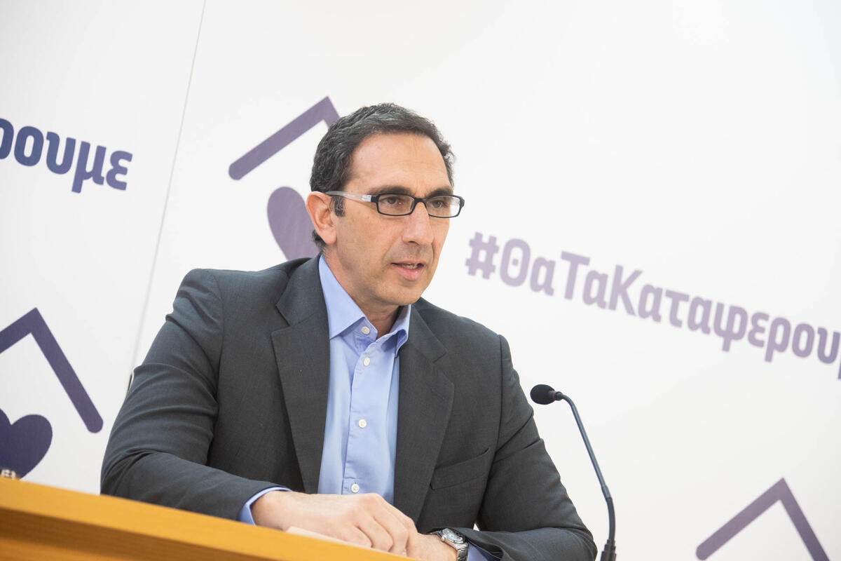 Καταγγελίες Υπουργού: 