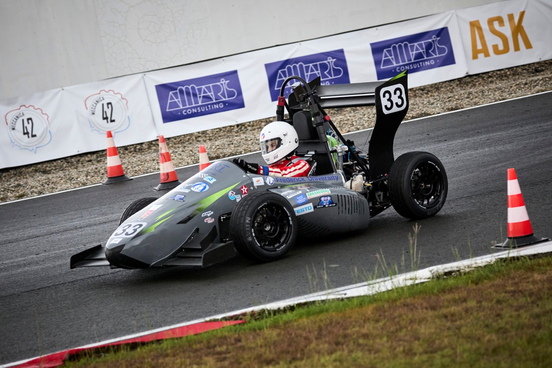 Το αυτοκίνητο της FUF Racing Team του Πανεπιστημίου Frederick  θα τρέξει στην πίστα Daytona  thumb
