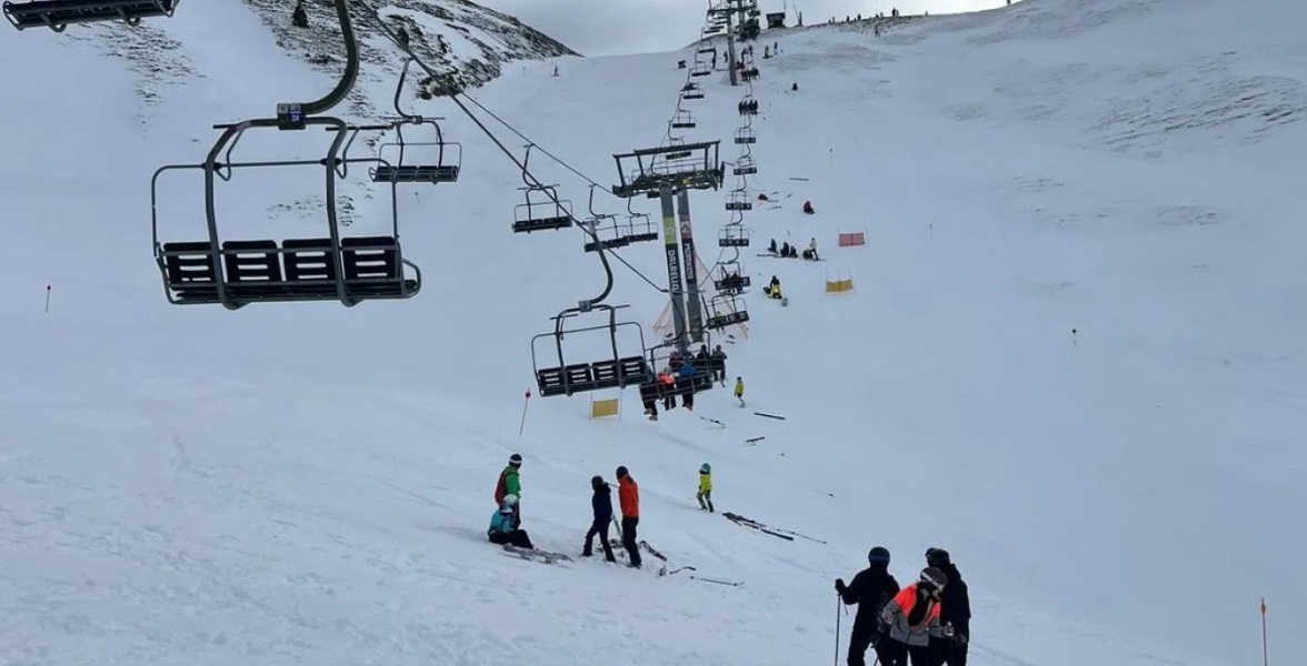 Κατέρρευσε αναβατήρας σε χιονοδρομικό κέντρο - 17 τραυματίες thumb